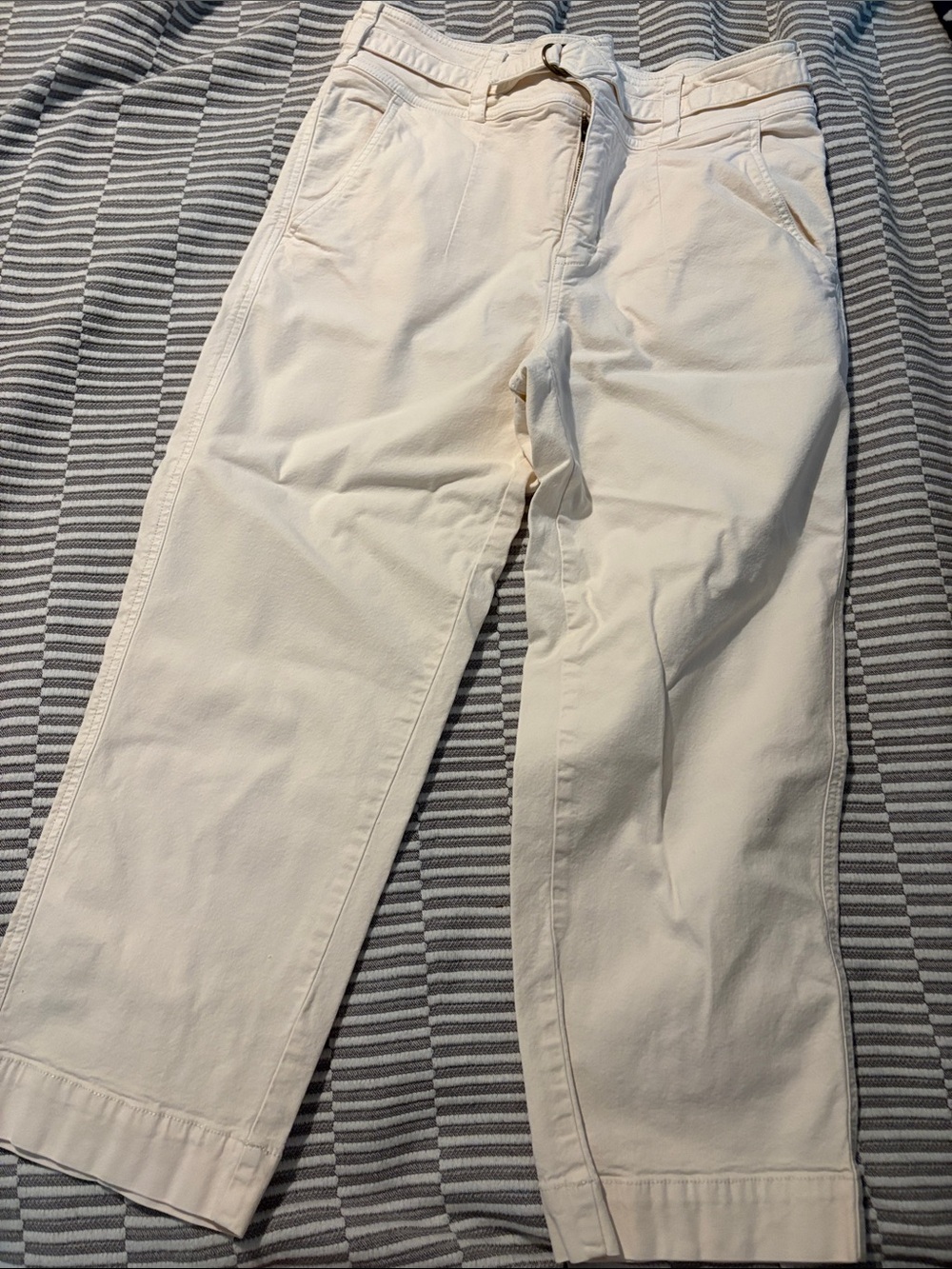 Anthropologie Cream Ankle-Length Cropped Pants